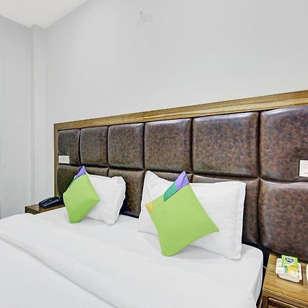Hotel Treebo Royal Salute, Zirakpur Extérieur photo