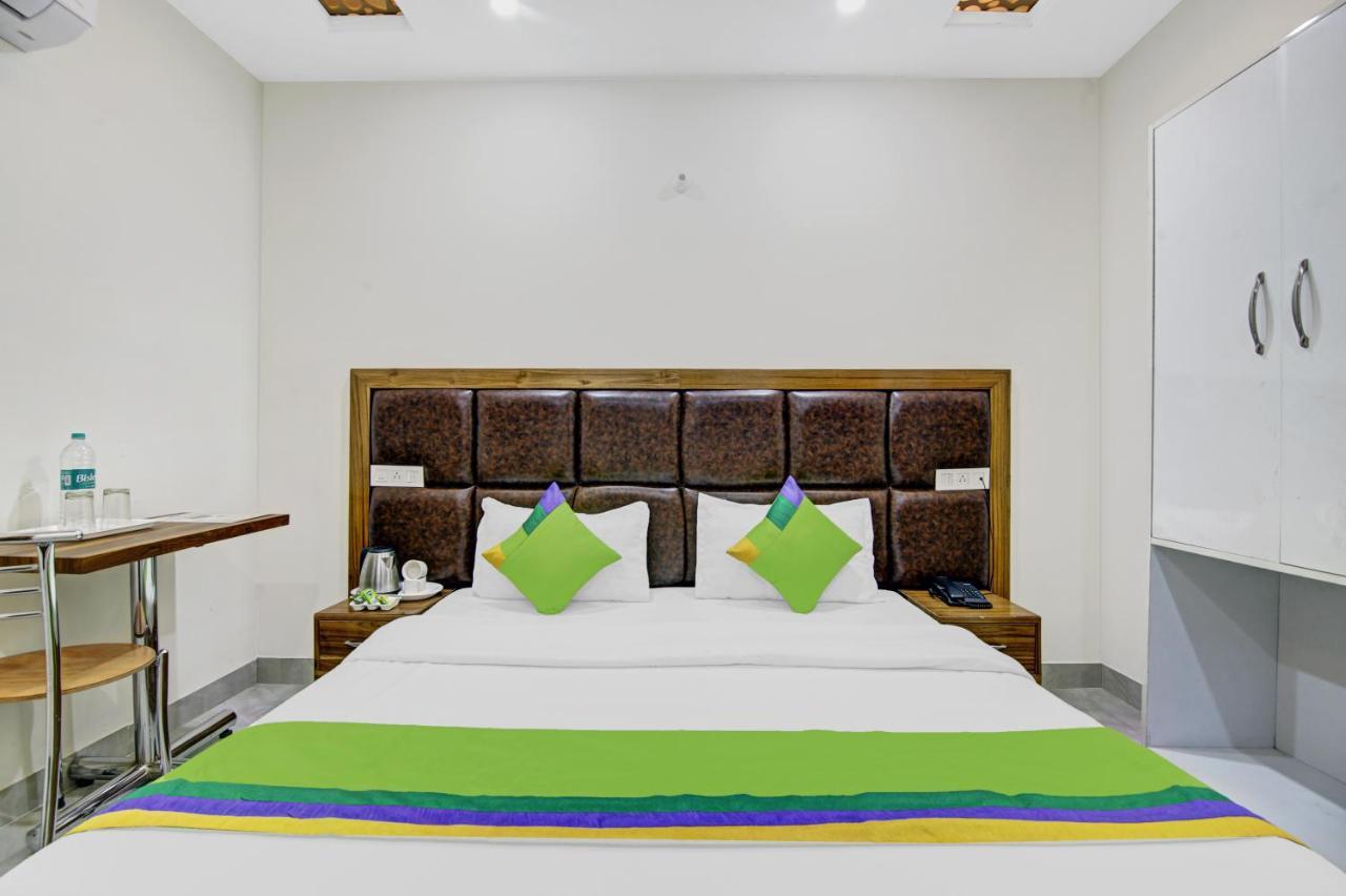 Hotel Treebo Royal Salute, Zirakpur Extérieur photo
