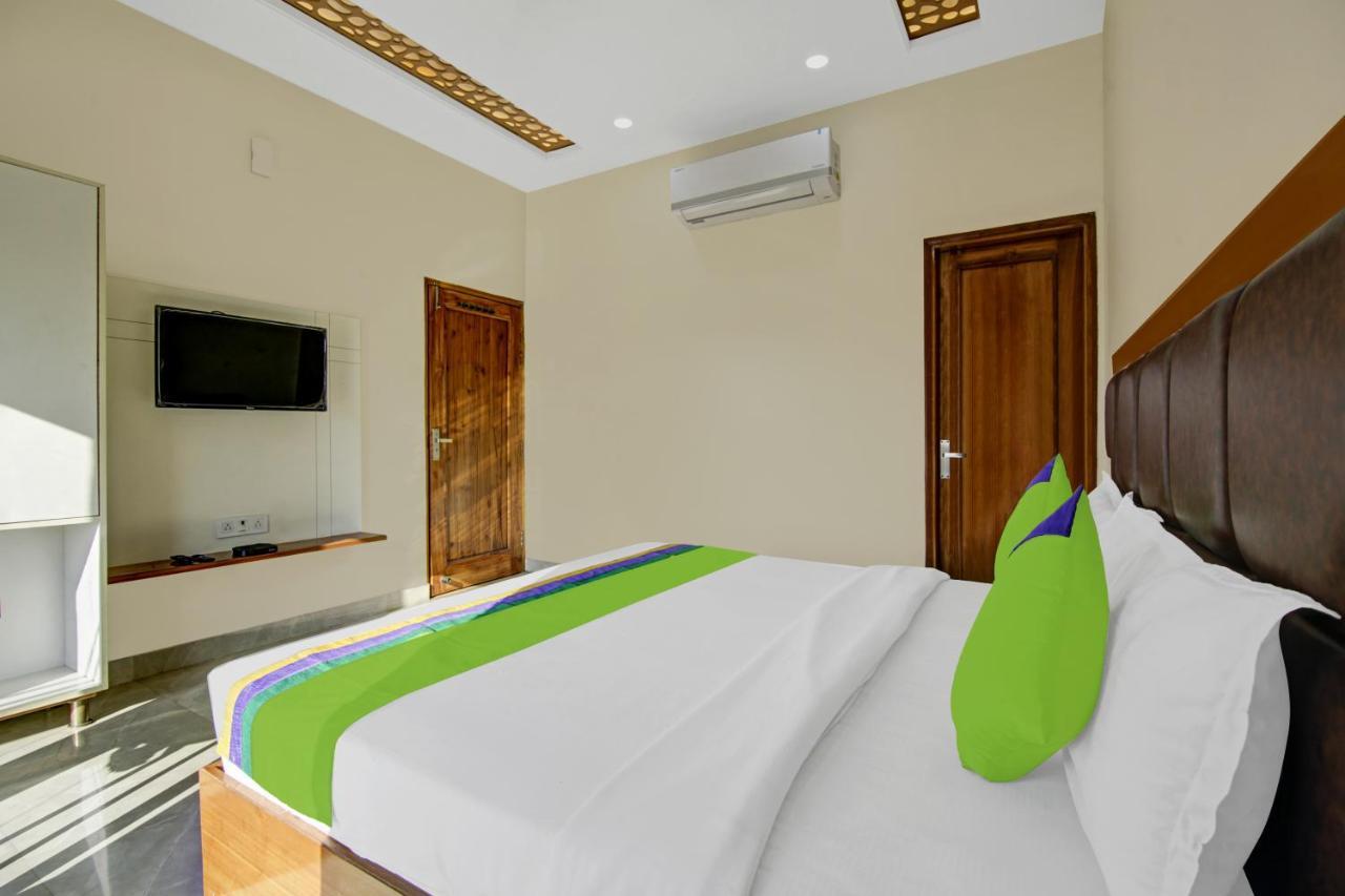 Hotel Treebo Royal Salute, Zirakpur Extérieur photo