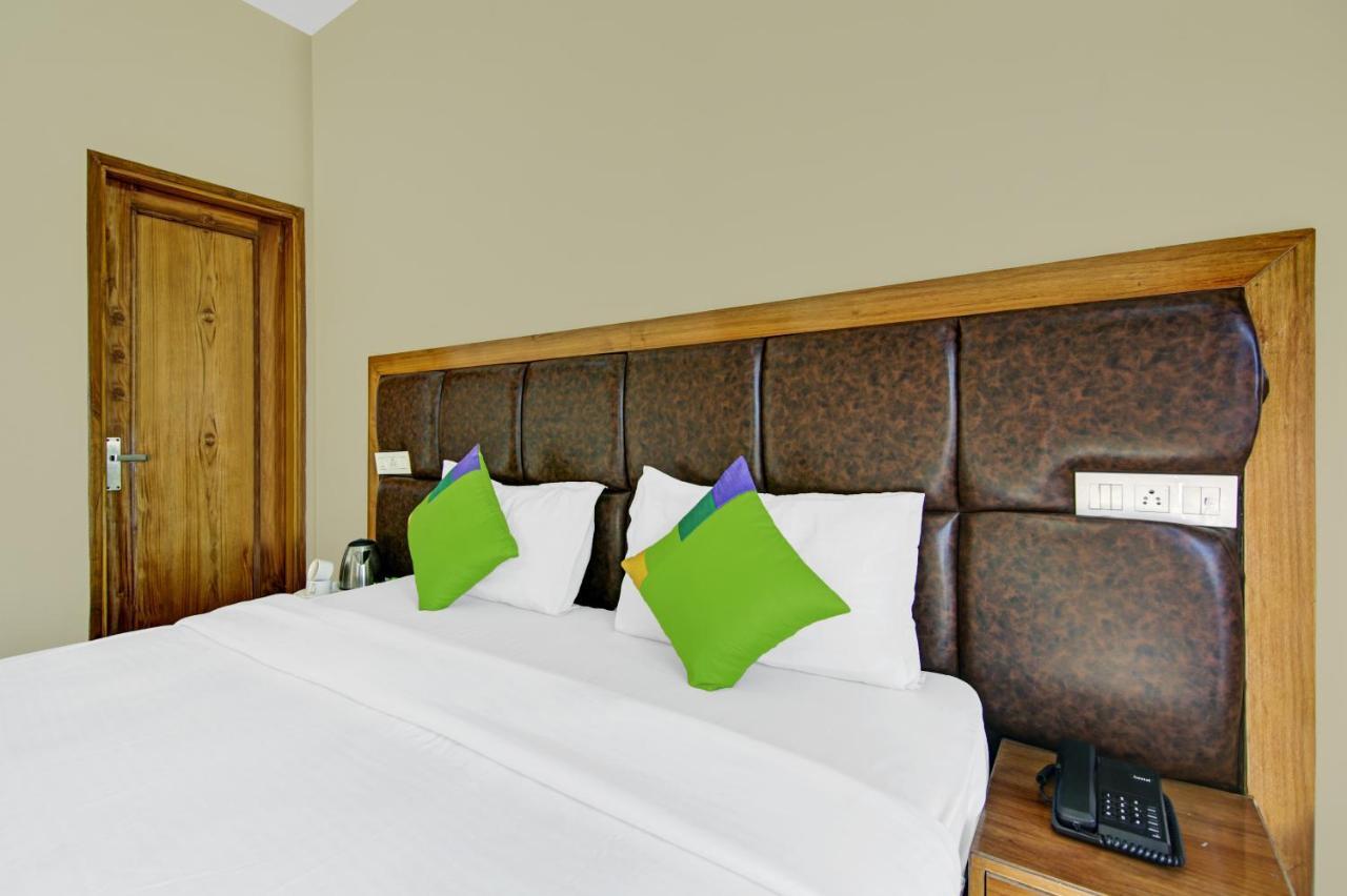 Hotel Treebo Royal Salute, Zirakpur Extérieur photo