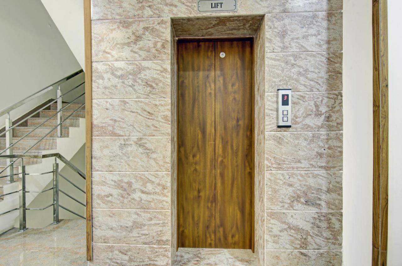 Hotel Treebo Royal Salute, Zirakpur Extérieur photo