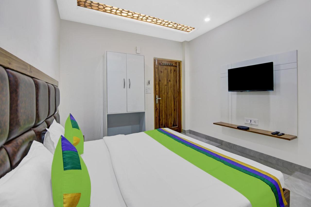 Hotel Treebo Royal Salute, Zirakpur Extérieur photo