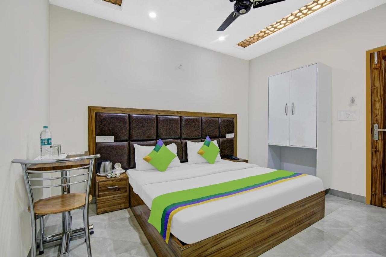 Hotel Treebo Royal Salute, Zirakpur Extérieur photo