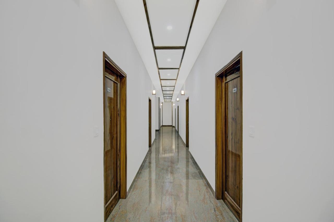 Hotel Treebo Royal Salute, Zirakpur Extérieur photo